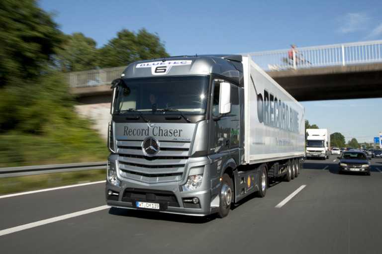 Mercedes Actros: il sorpasso del futuro – VIDEO