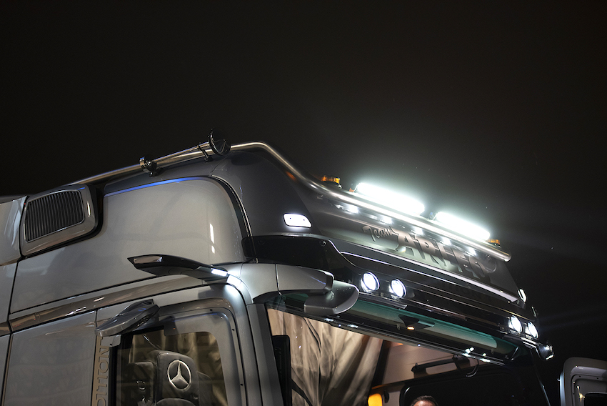 Accessori per camion Mercedes-Benz: tutto per il proprio mezzo - Acitoinox