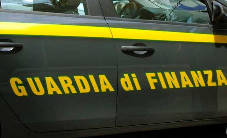 Maxi-frode fiscale a Frosinone: 23 società coinvolte, 2 arrestati, 100 milioni sequestrati