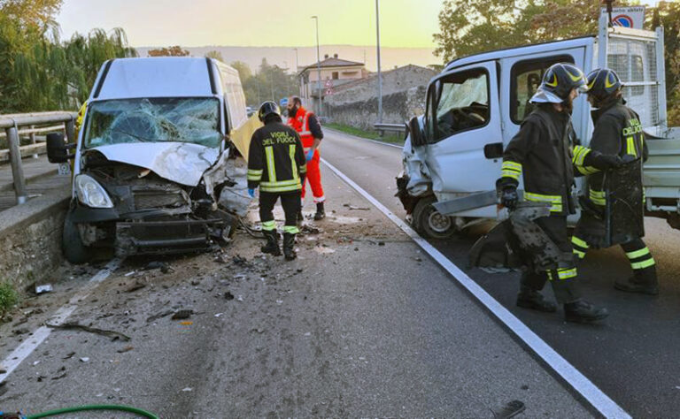 Scontro mortale a Montorio tra furgone e autocarro