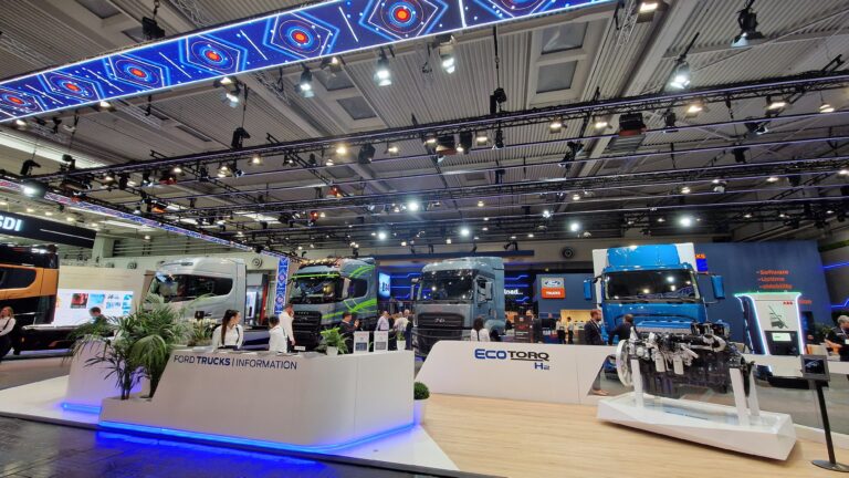 Ford Trucks allo IAA con il nuovo motore a idrogeno H2-Ecotorq