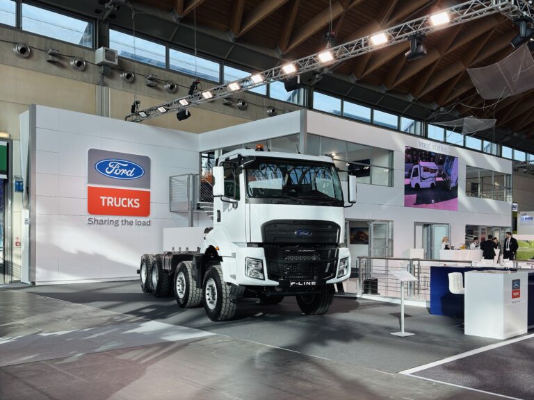 Ford Trucks a Ecomondo con l’anteprima nazionale di F-Line 6×2 e 8×4