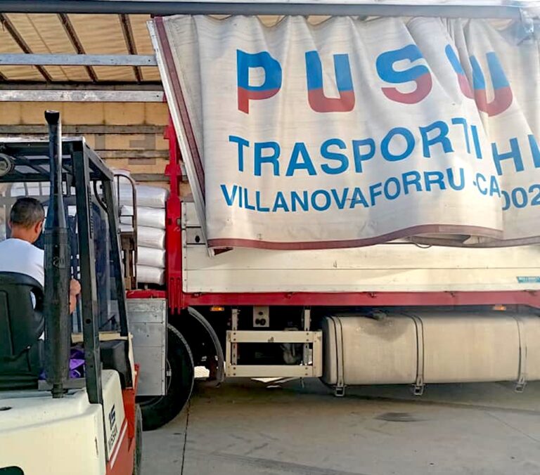 Autotrasportatore sardo muore schiacciato da un camion della sua azienda